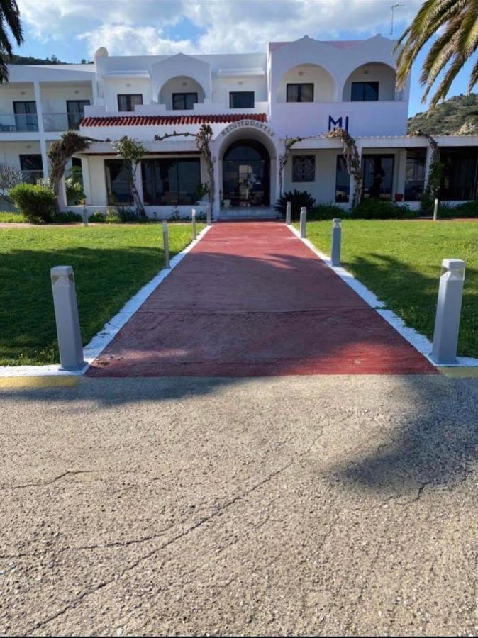 Mediterranean Hotel Karpathos Exteriör bild